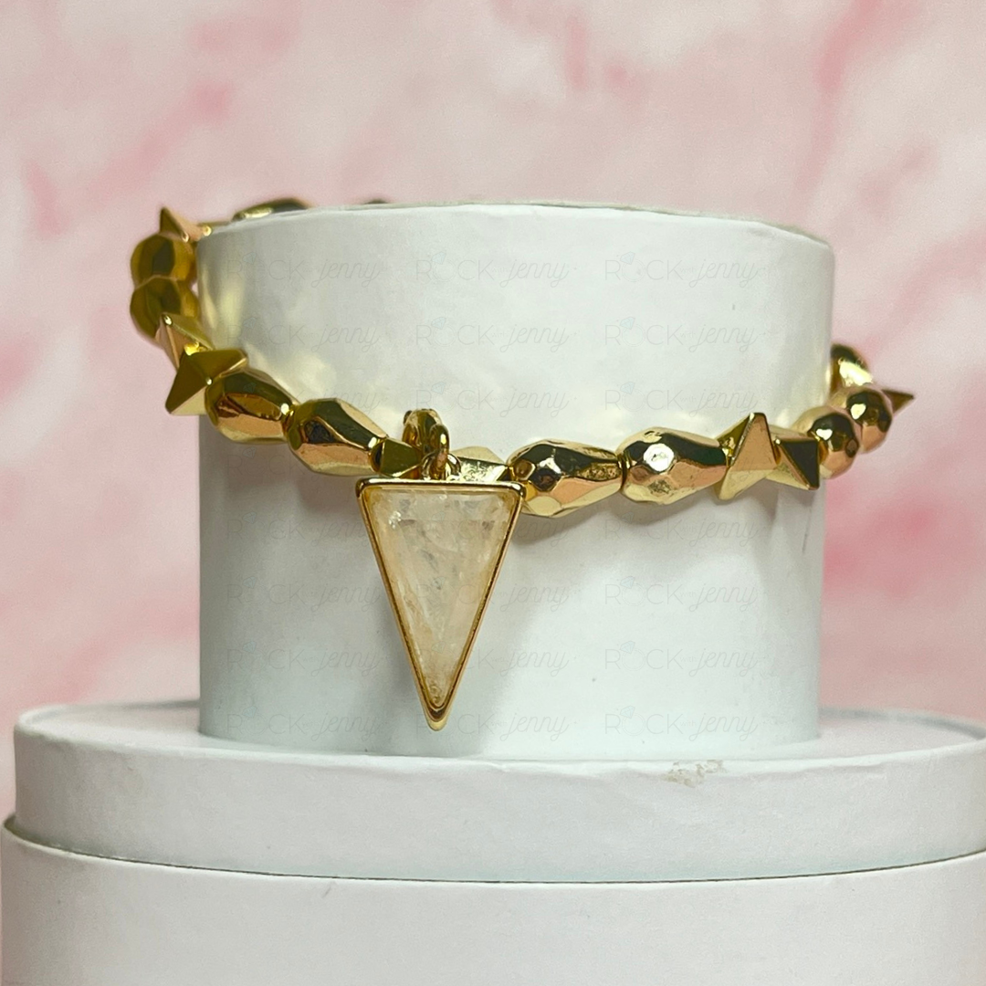 Single Bracelet - Gold Stretchy with Charm