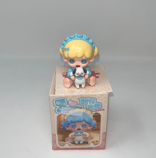 TNTSPACE Baby Zoraa Hugging You Mini Figure – Gray Puppy